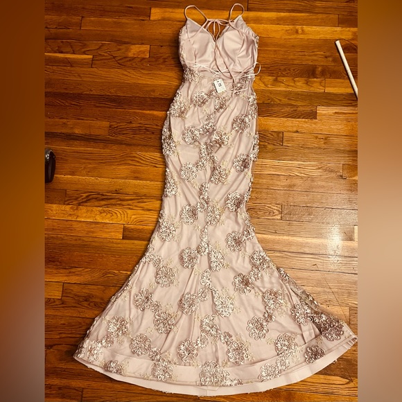 Blush Floral Mermaid Dress - Picture 4 of 5